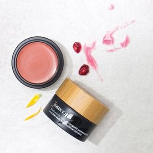 THE ORGANIC SKIN CO. CHEEKY LIP AND CHEEK TINT IN PETAL POWER